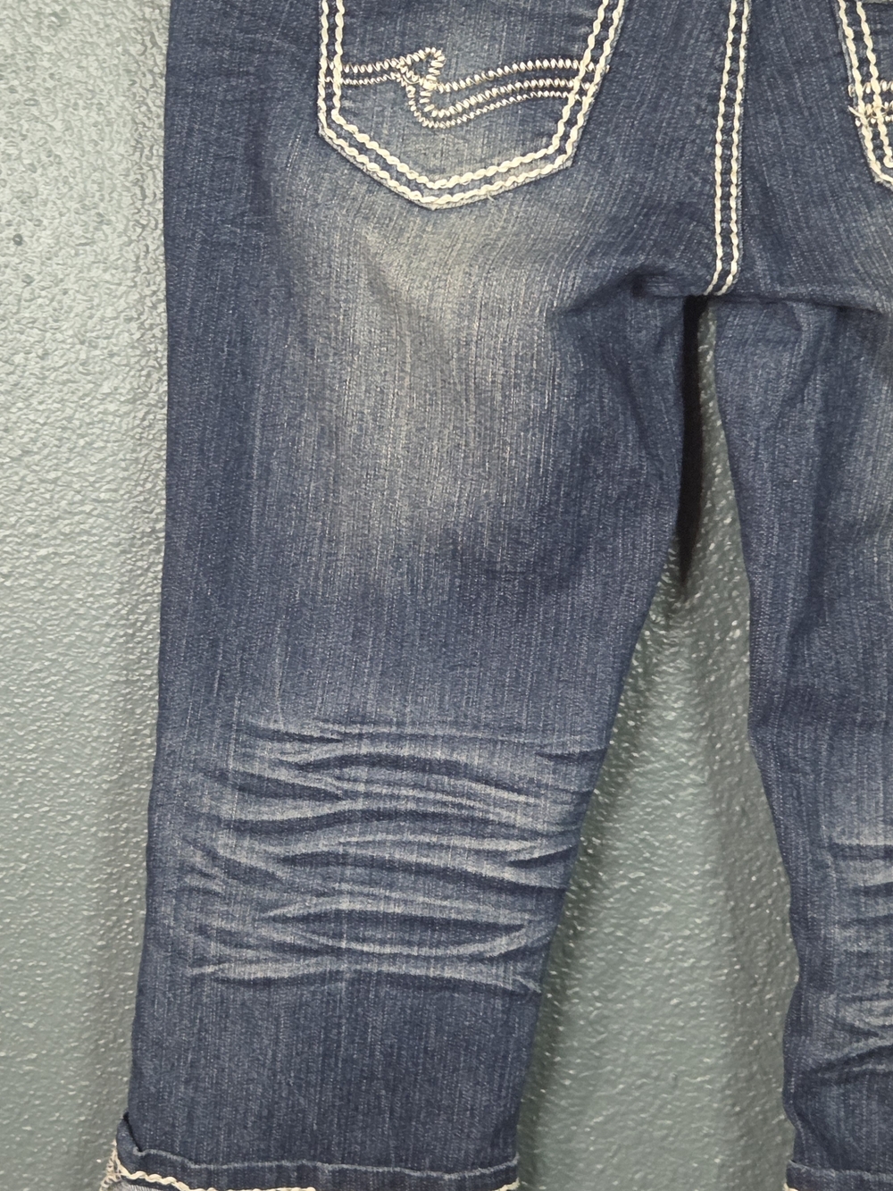 Rue 21 Denim Capri Jeans  Distressed Ripped Embroidered Back Pockets Size 7/8 - Picture 6 of 9